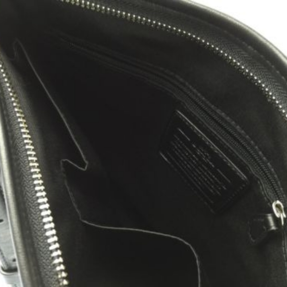 NWT Coach Crossbody Swingpack Black - Picture 6 of 8